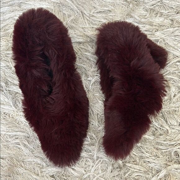 NWOB Jeffrey Campbell Fluffer Faux Fur Pointed Toe Pumps in Wine size 6 SOLD OUT - Picture 3 of 10